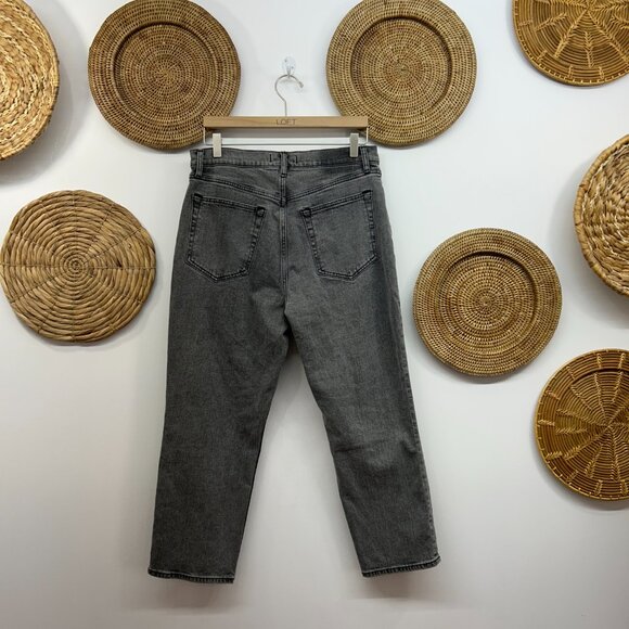 Abercrombie Faded Gray Ultra High Rise The Ankle Straight Leg Jean 31/12S SHORT - Picture 2 of 5